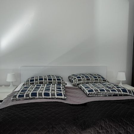 Апартаменты Apartament Przy Parku Z Duzym Tarasem ,Prywatny Parking Свиноуйсьце Экстерьер фото
