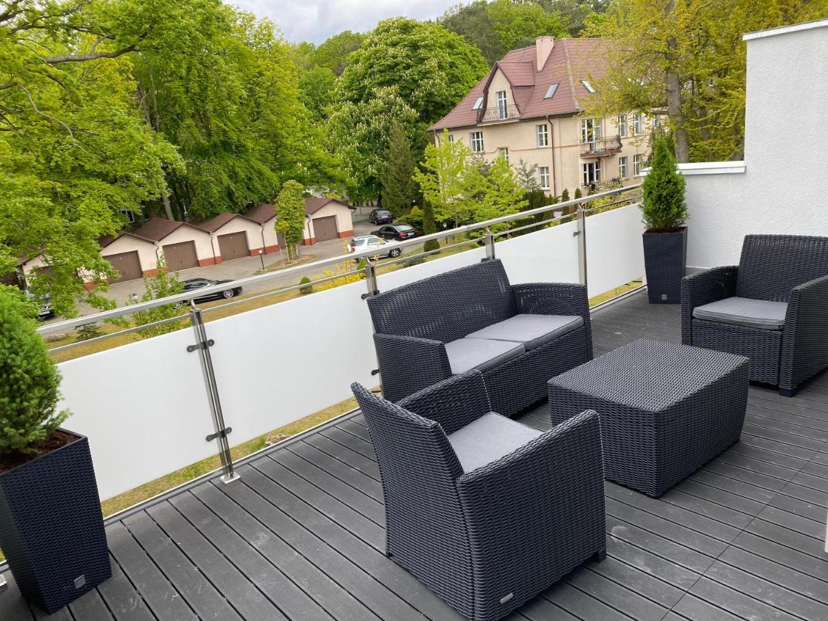 Апартаменты Apartament Przy Parku Z Duzym Tarasem ,Prywatny Parking Свиноуйсьце Экстерьер фото